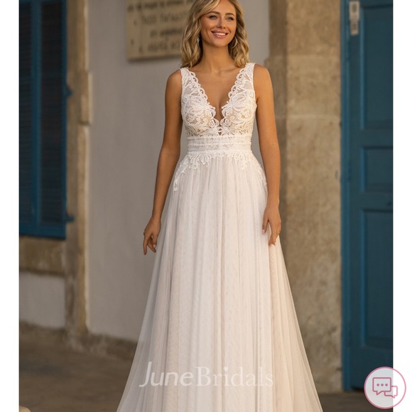 Brand new Wedding Dress Size 18 - Picture 1 of 3